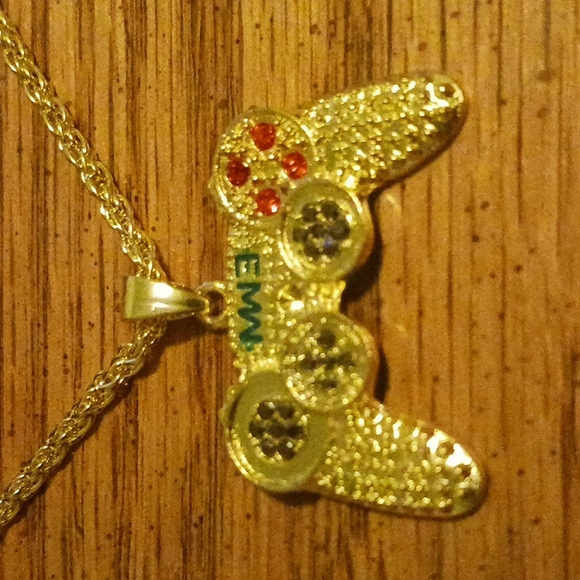 Video game controller chain (Gold) - Picture 3 of 3